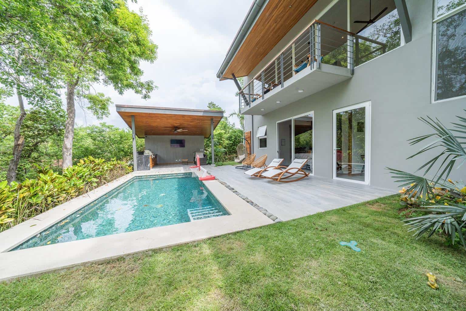 Casa Natura El Roble #50: Discover Your Private Oasis in Las Ventanas de Playa Grande!