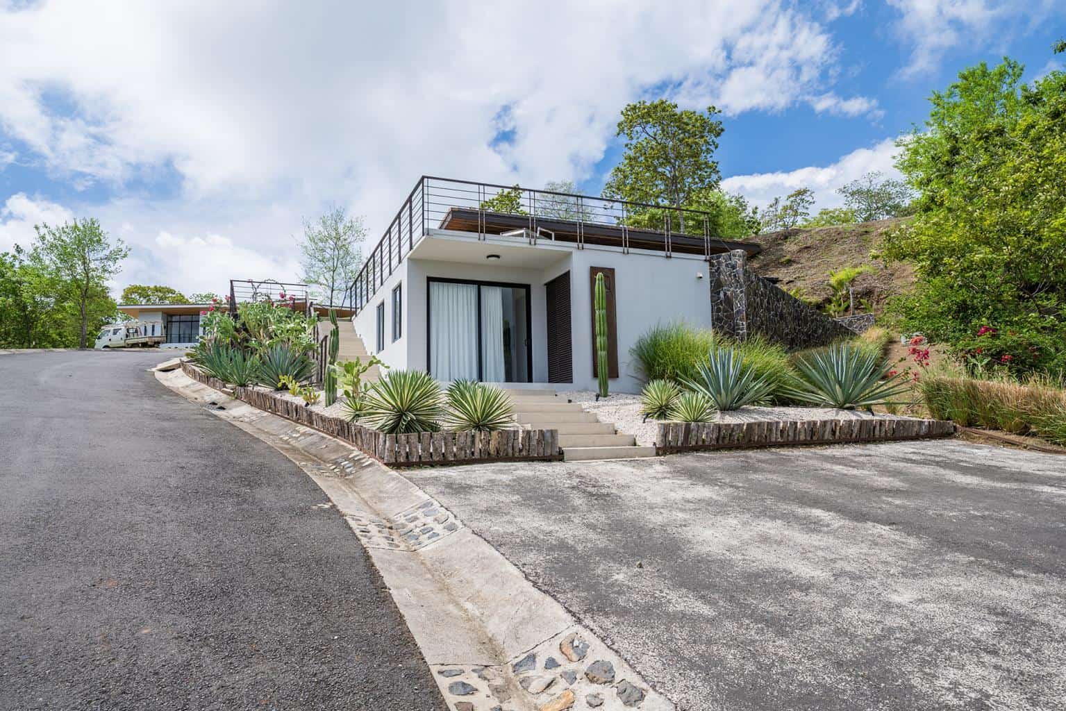 Casa Natura El Roble #50: Discover Your Private Oasis in Las Ventanas de Playa Grande!