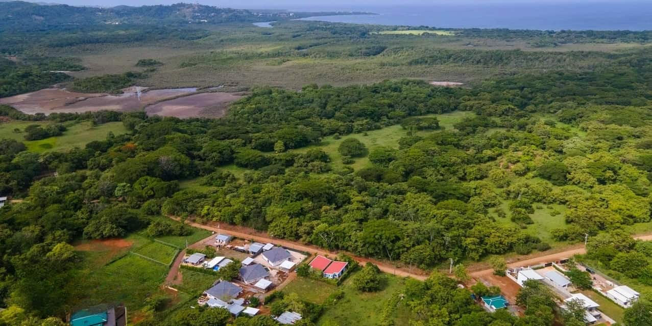 Lands in Playa Grande