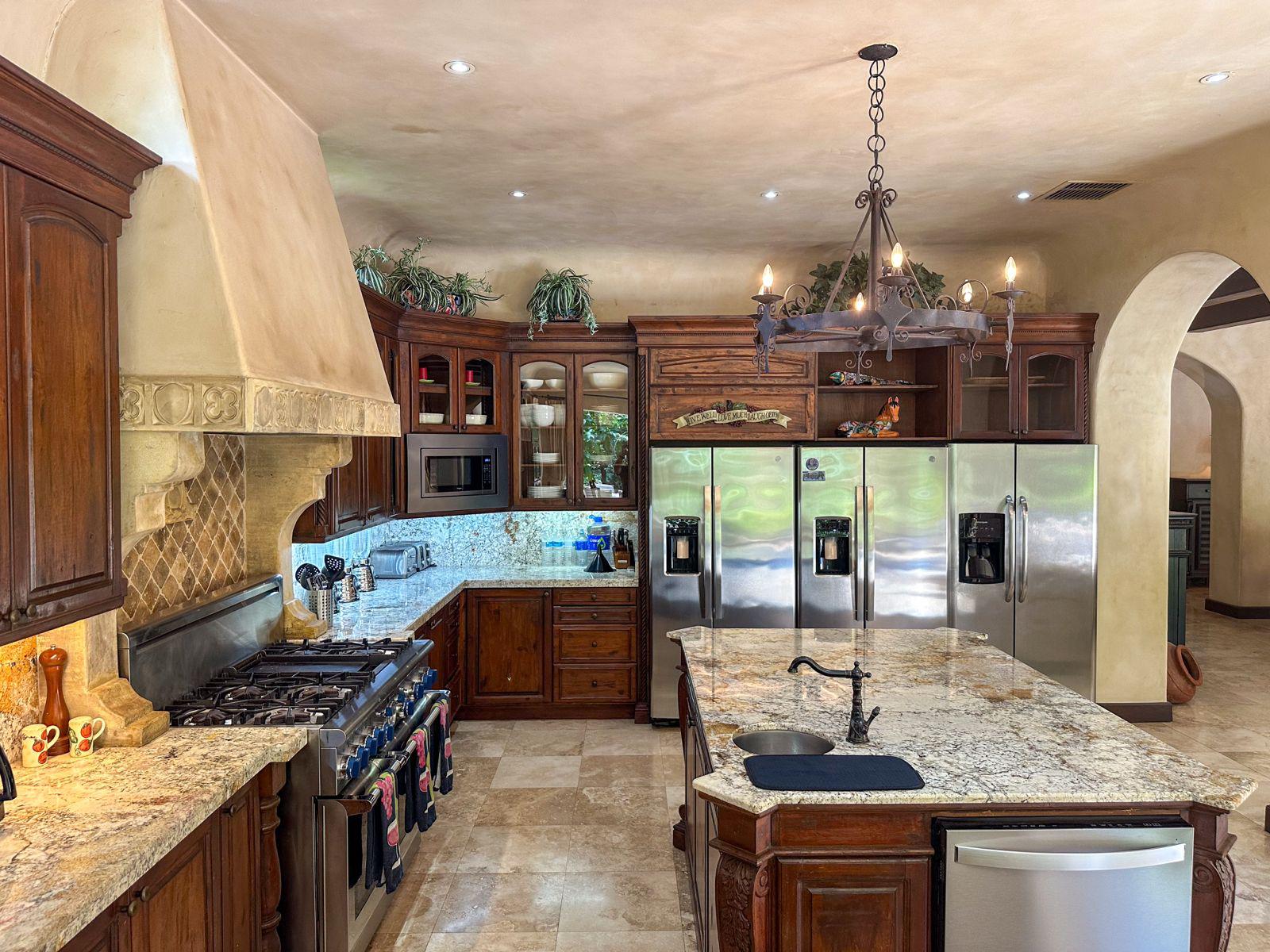 Elegant Villa Tuscana | Reserva de Golf Community