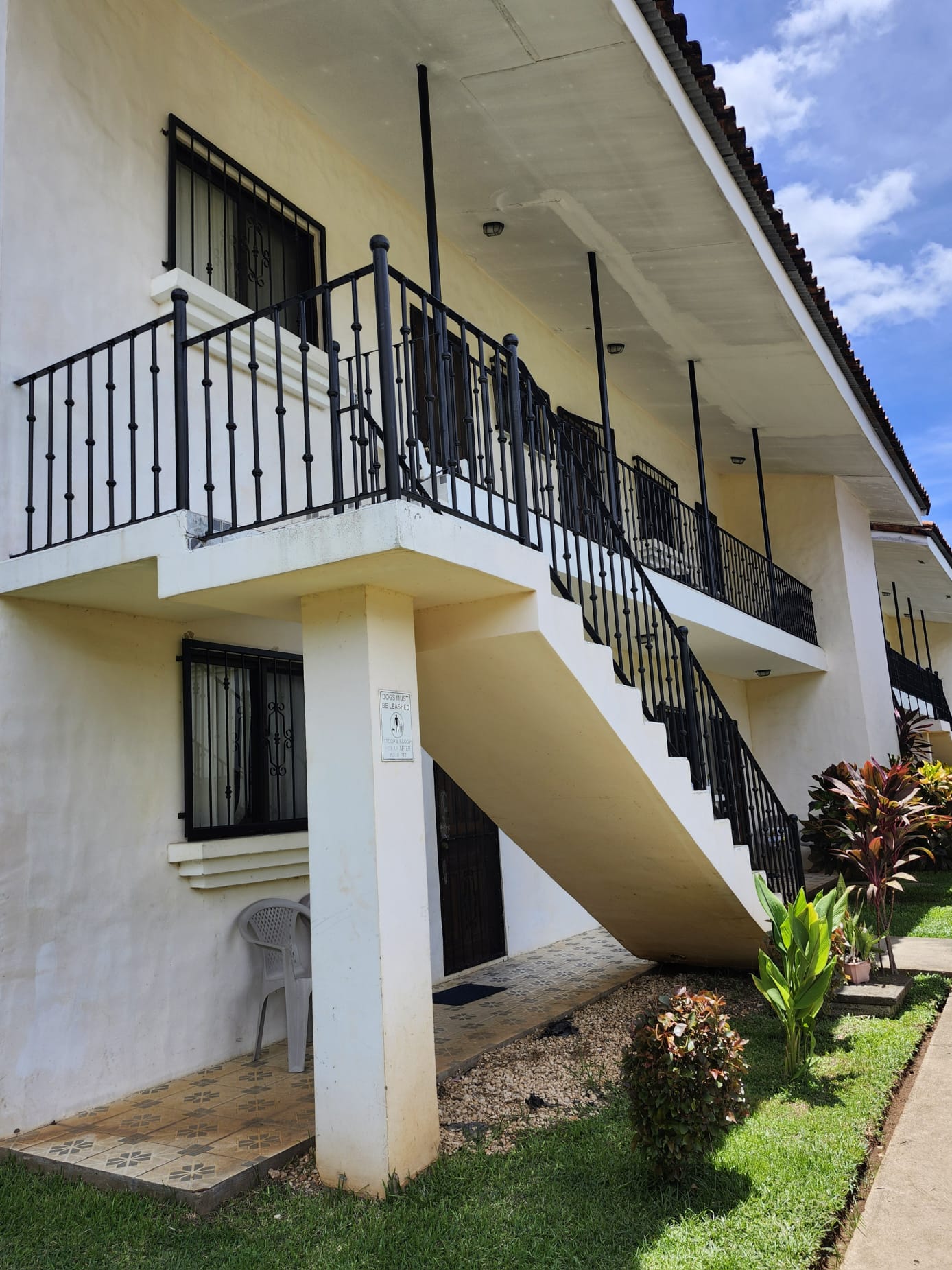 Las Torres #14-Cozy Remodeled Studio Near Coco Beach