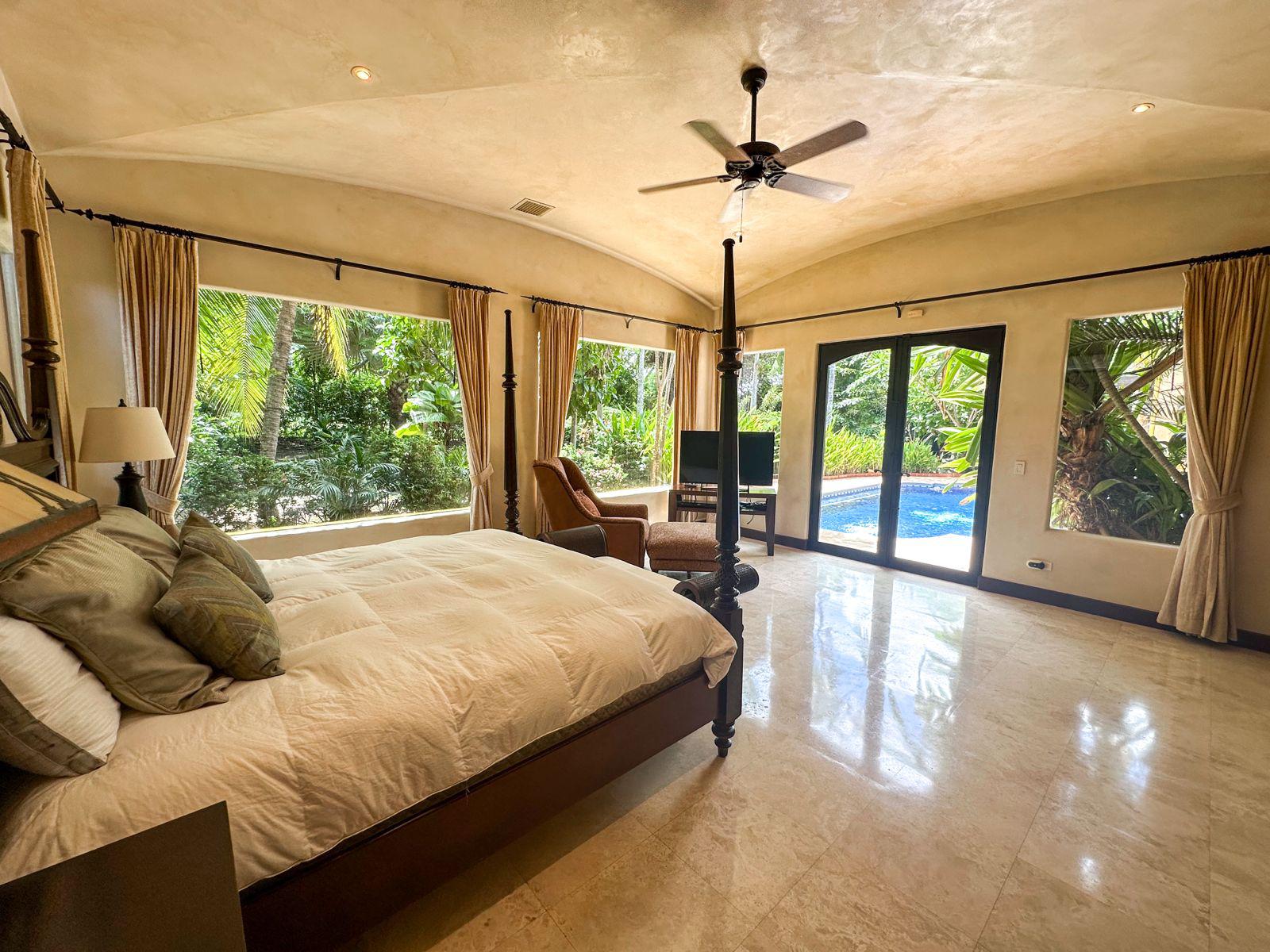 Elegant Villa Tuscana | Reserva de Golf Community