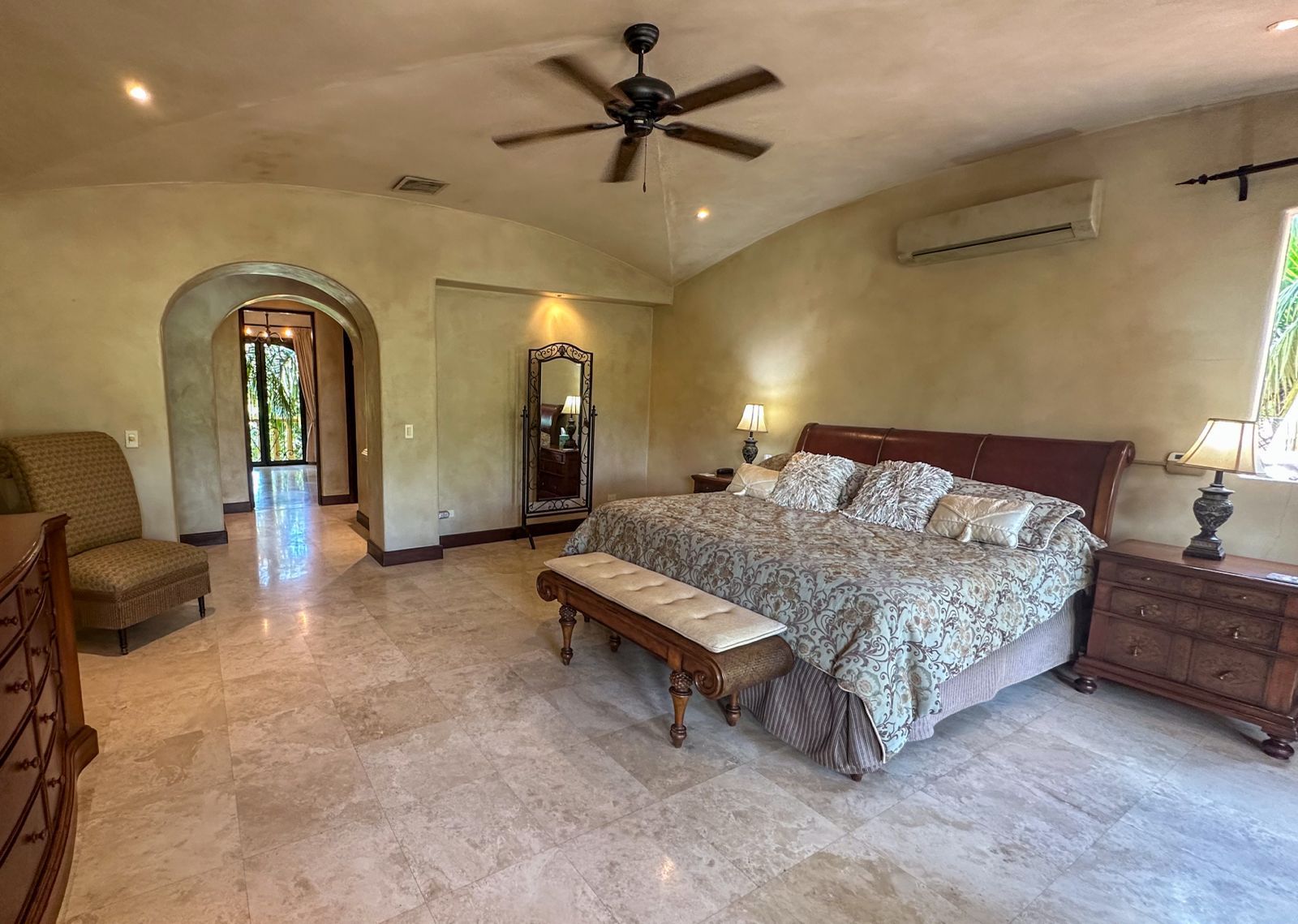 Elegant Villa Tuscana | Reserva de Golf Community