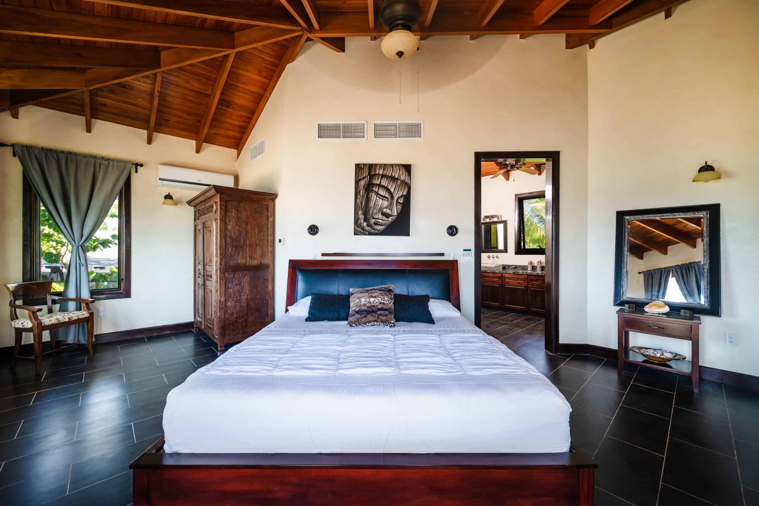 VILLA ESPERANZA BEACHFRONT