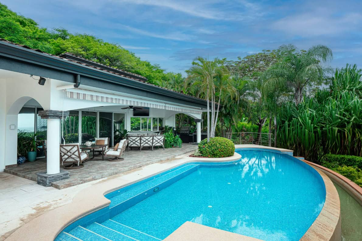Villa Vista Luna – Newly Remodeled, Fully Furnished Ocean-View Home on 1.5 Acres