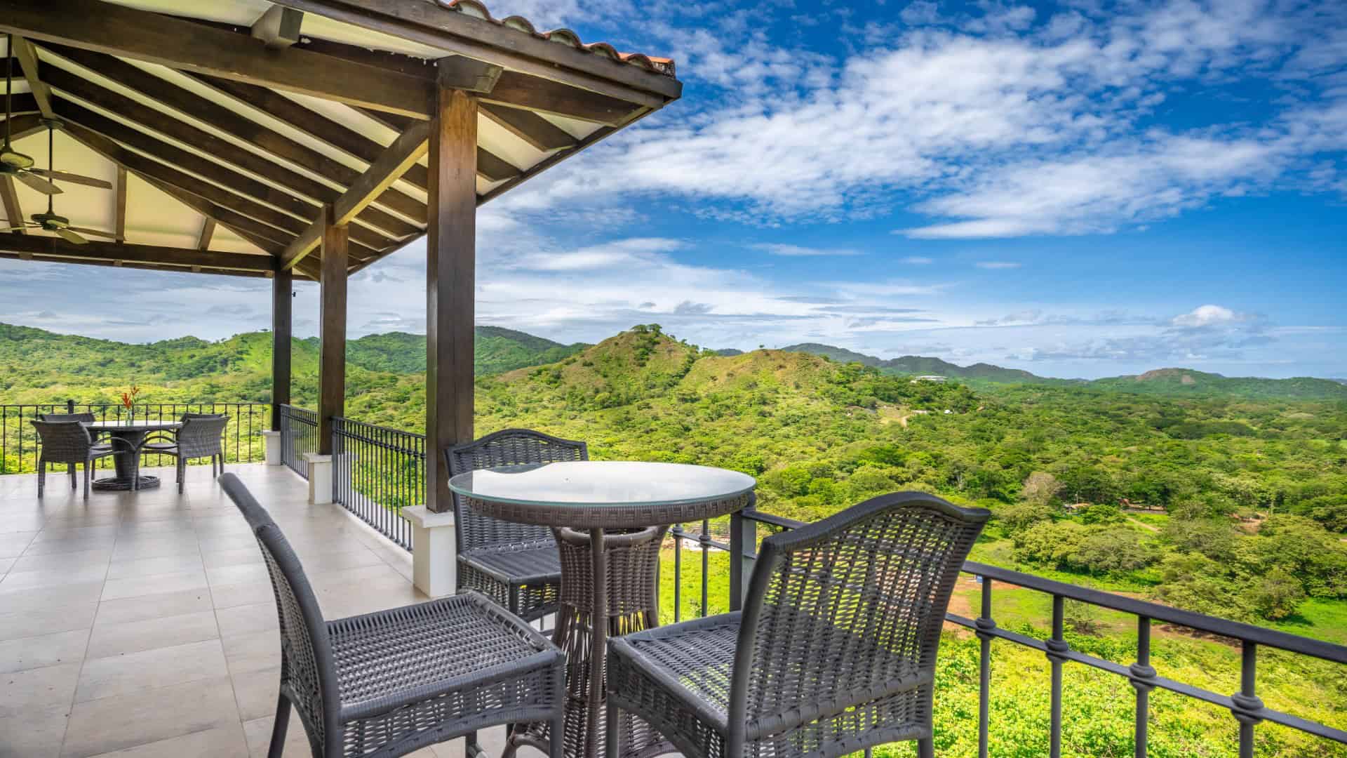 Casa de la Promesa – Elegant Home with Ocean Views in Vistas de Flamingo