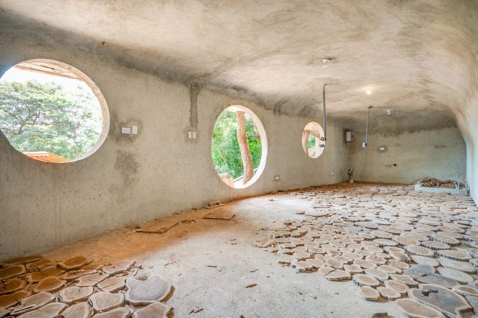 CASA DE MADERA & CASA HOBBIT