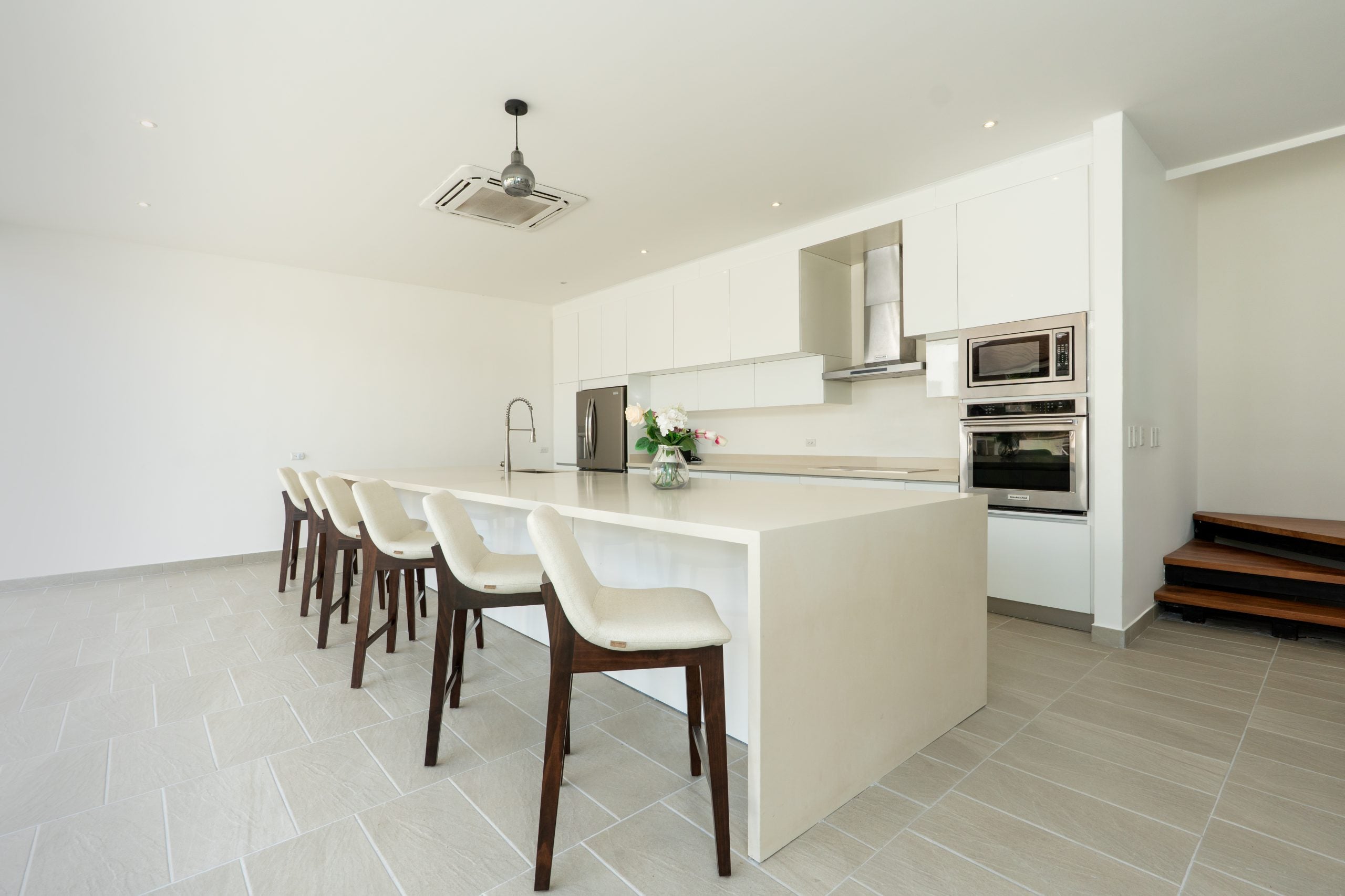 Casa Blanca – Luxury Golf Course Estate in Hacienda Pinilla