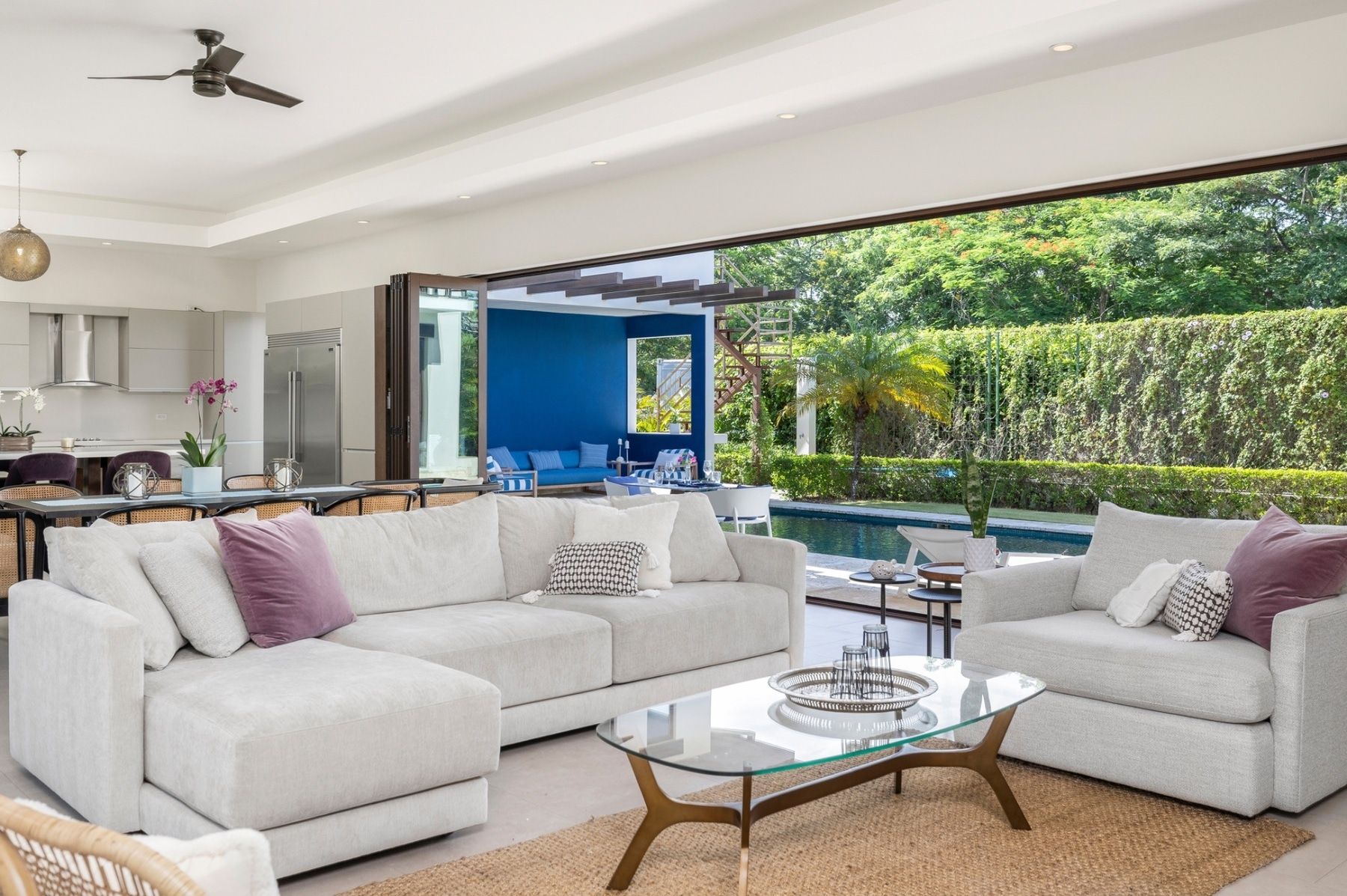 Stunning Open-Concept Residence in Las Golondrinas