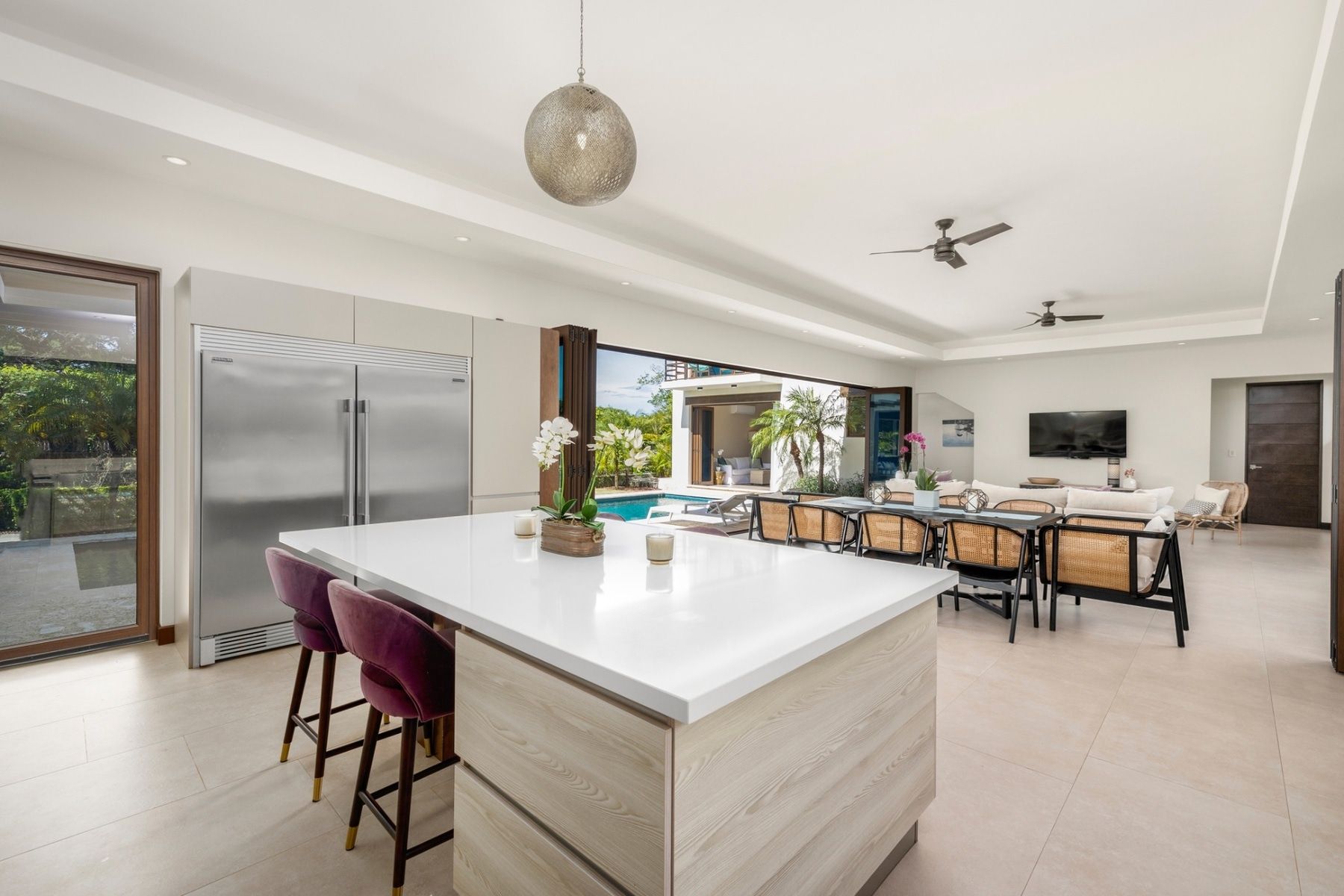 Stunning Open-Concept Residence in Las Golondrinas