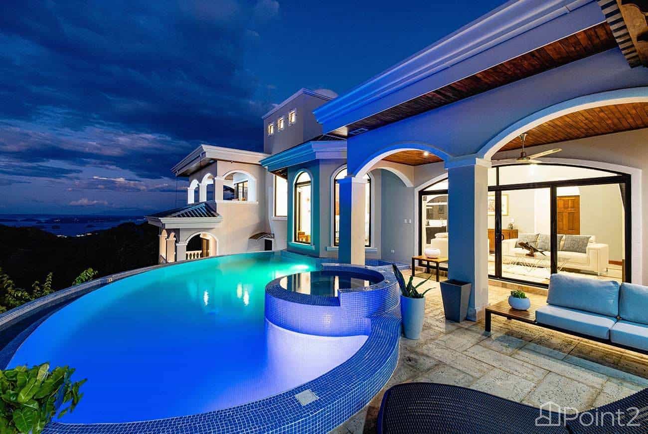 Casa Vista de Paraíso: A Luxury Retreat in Lomas del Mar