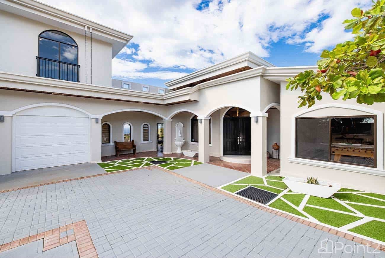 Casa Vista de Paraíso: A Luxury Retreat in Lomas del Mar