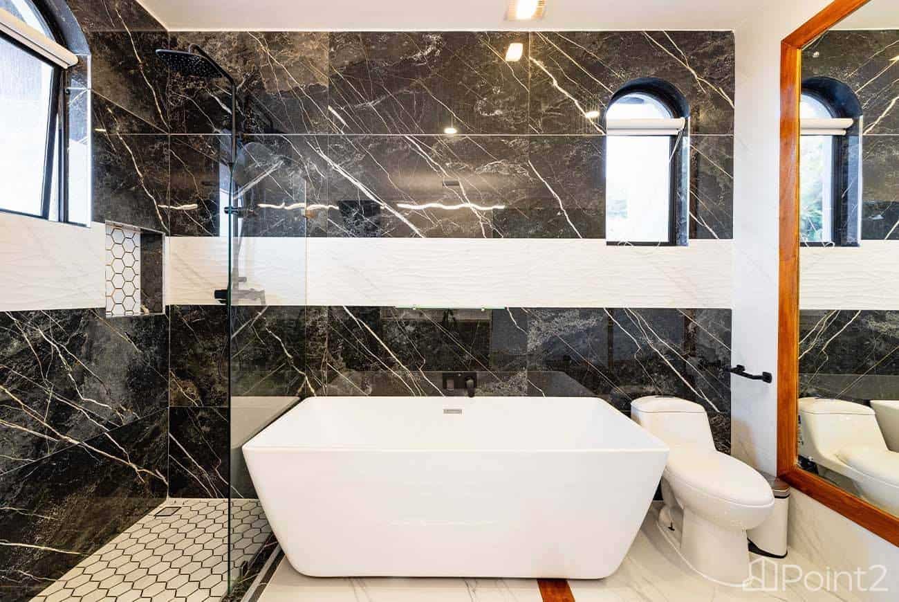 Casa Vista de Paraíso: A Luxury Retreat in Lomas del Mar