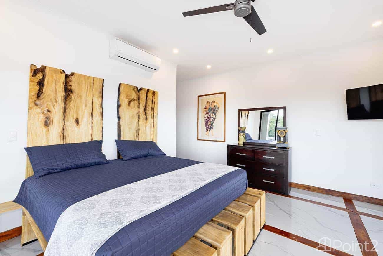 Casa Vista de Paraíso: A Luxury Retreat in Lomas del Mar