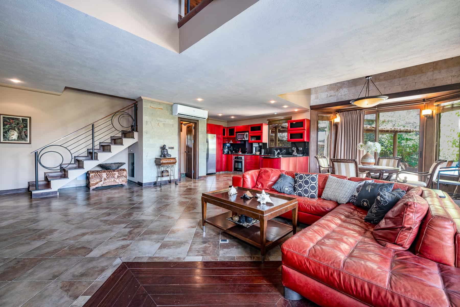Ocean View Residence - Walking Distance to the Beach