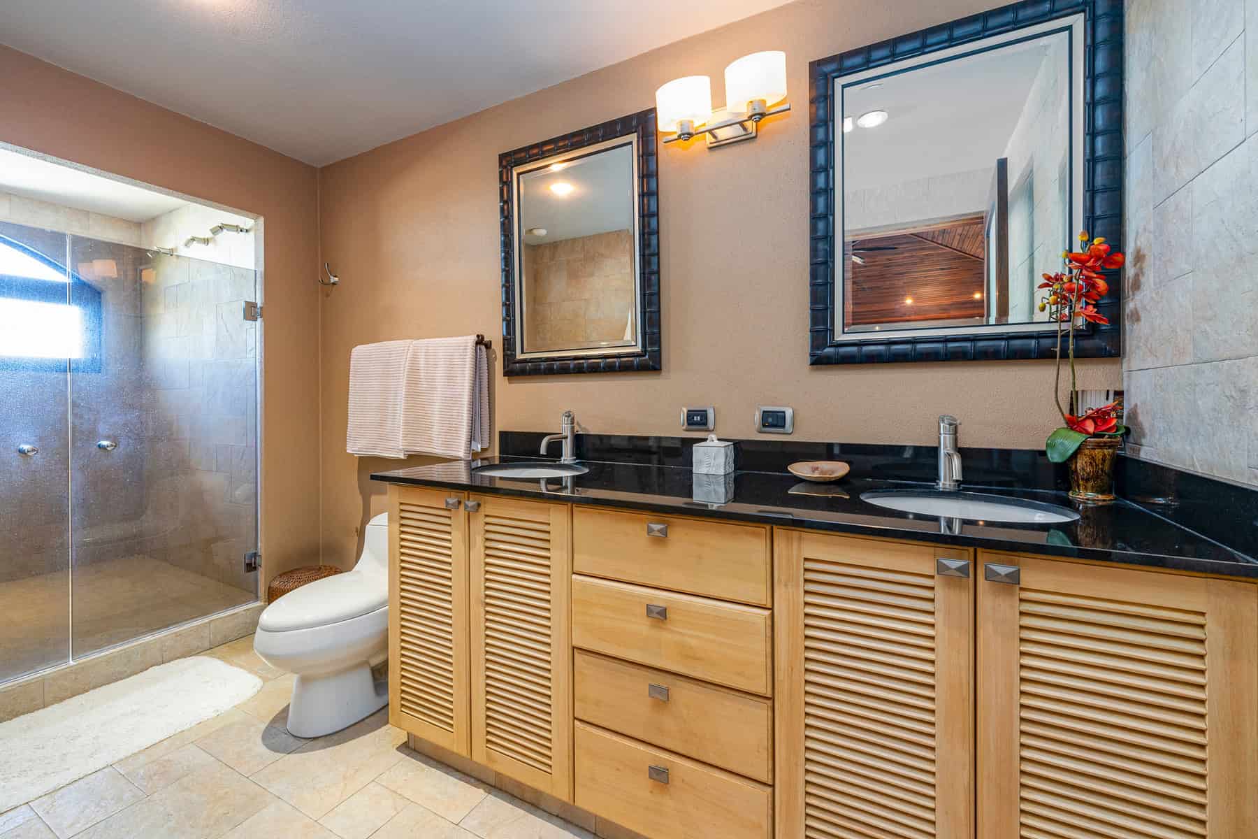 Ocean View Residence - Walking Distance to the Beach