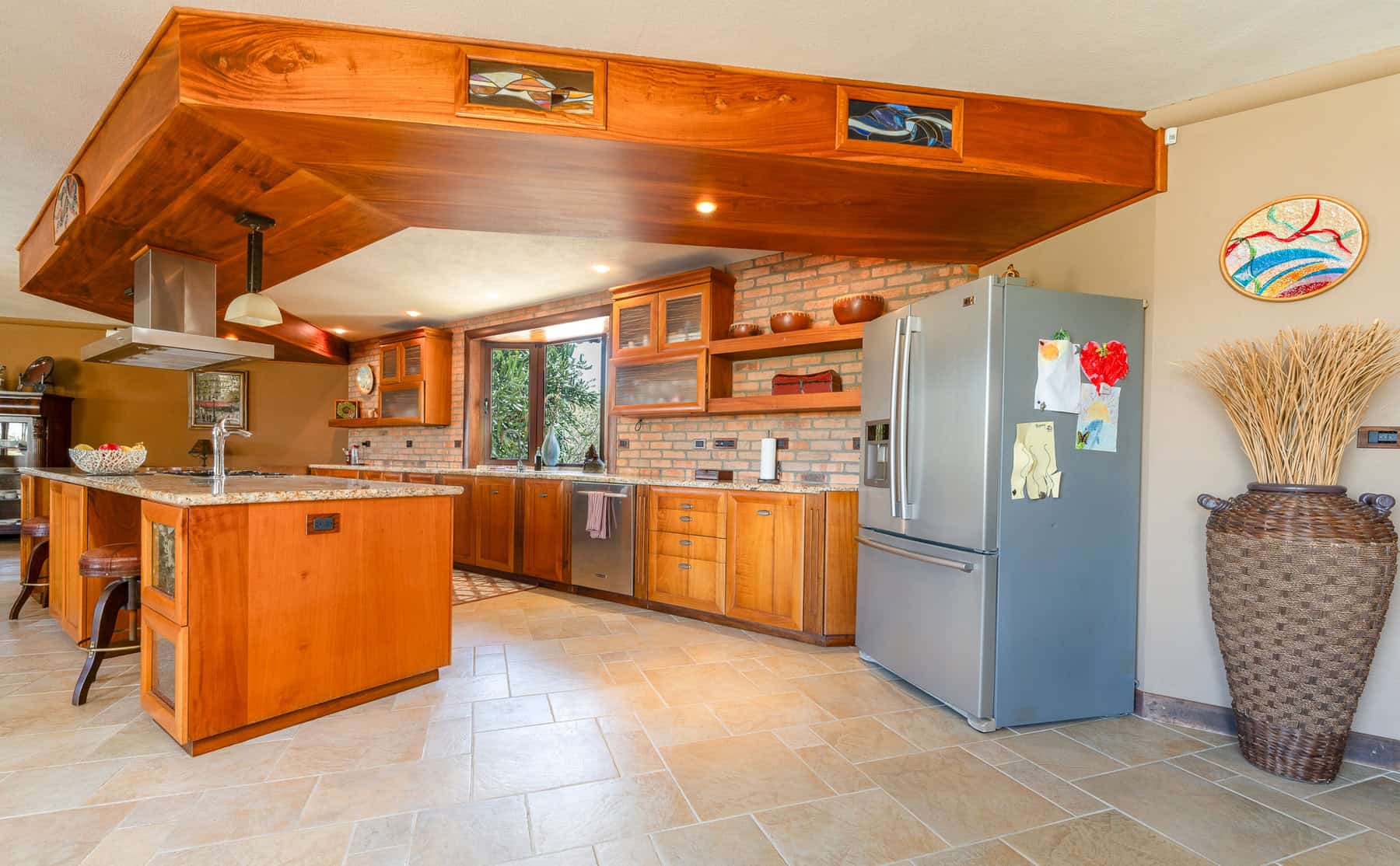 Ocean View Residence - Walking Distance to the Beach
