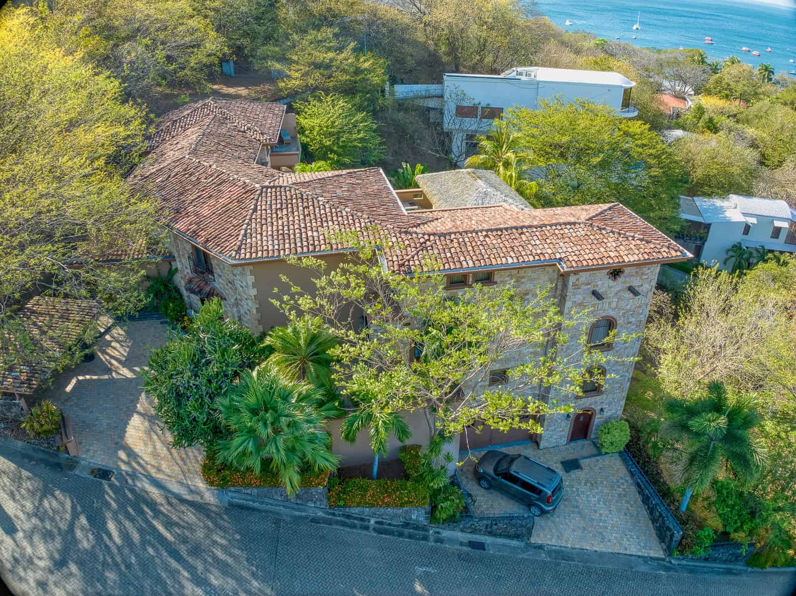 Ocean View Residence - Walking Distance to the Beach