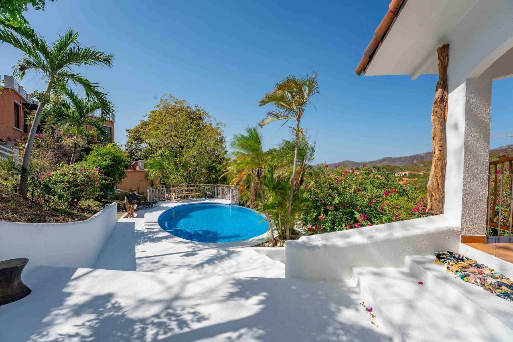 Ocean-View Retreat in Playas del Coco: La Finca Blanca
