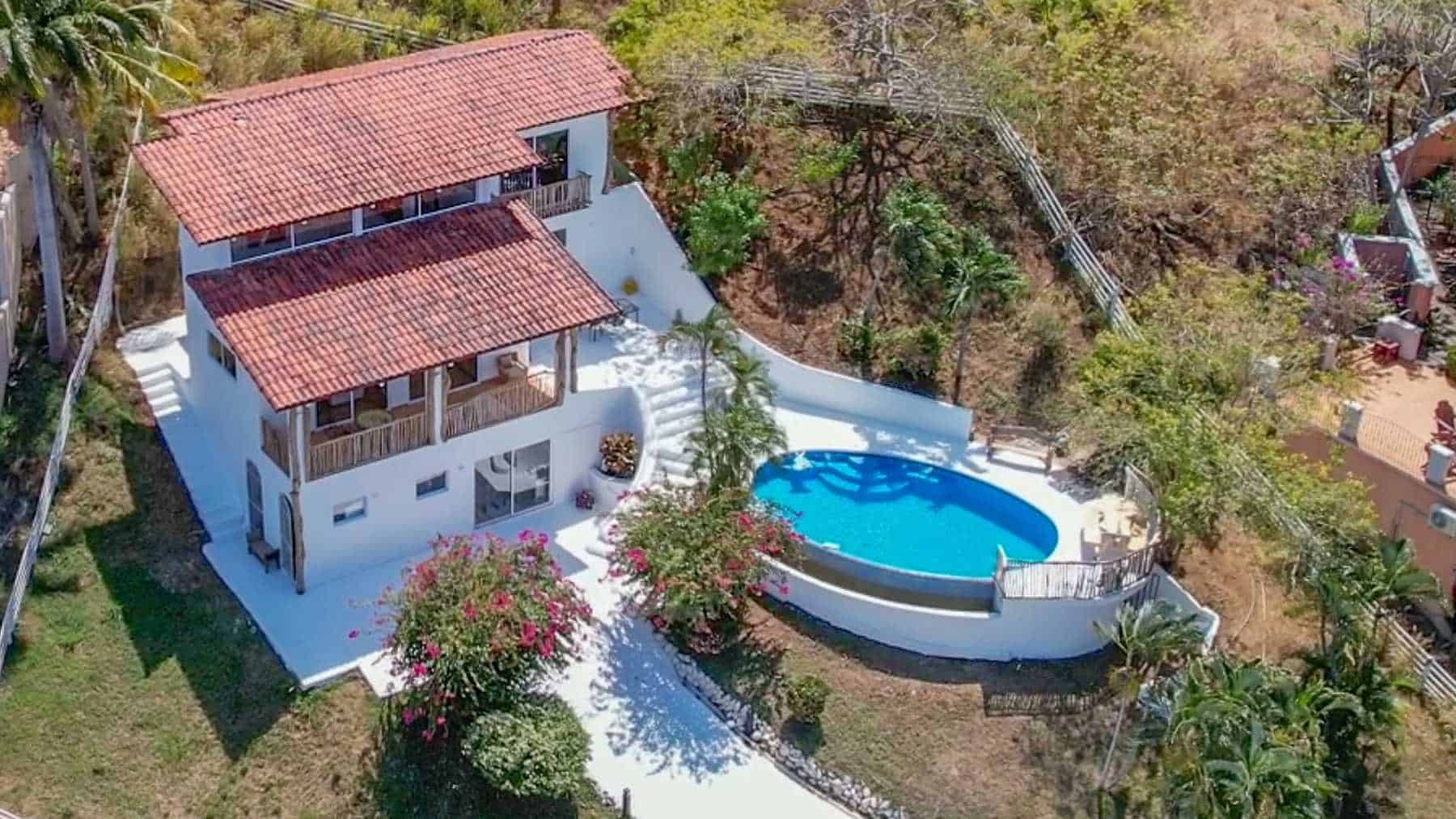 Ocean-View Retreat in Playas del Coco: La Finca Blanca