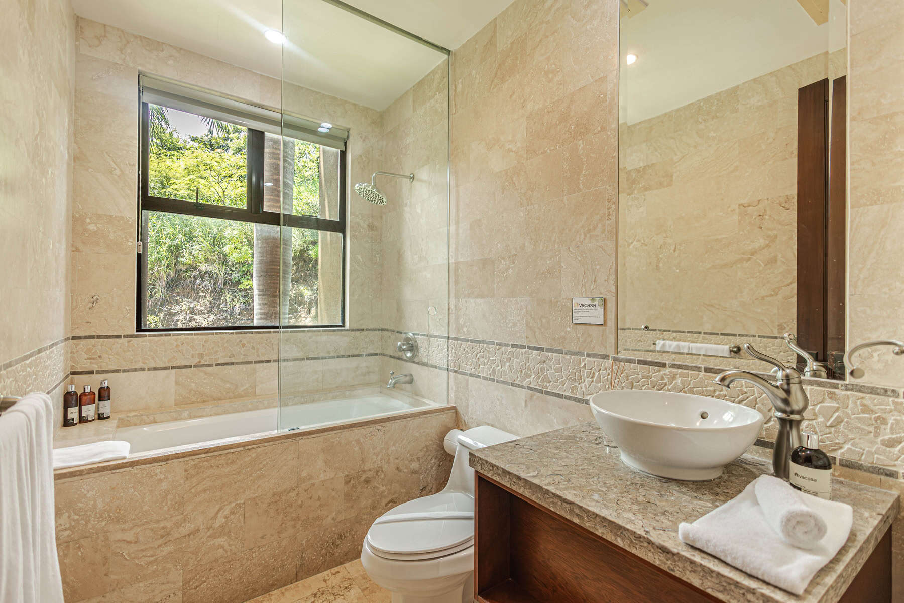 Gorgeous 3-Bedroom Condo with Panoramic Ocean Views – Azul Paraiso 7B