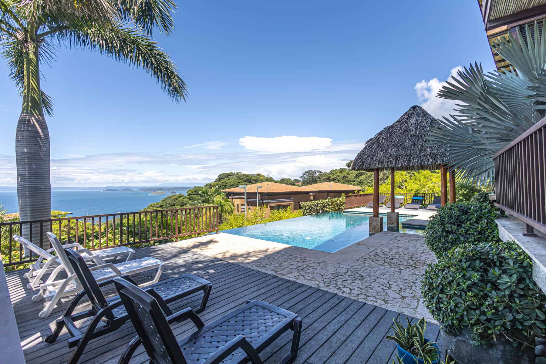 Gorgeous 3-Bedroom Condo with Panoramic Ocean Views – Azul Paraiso 7B