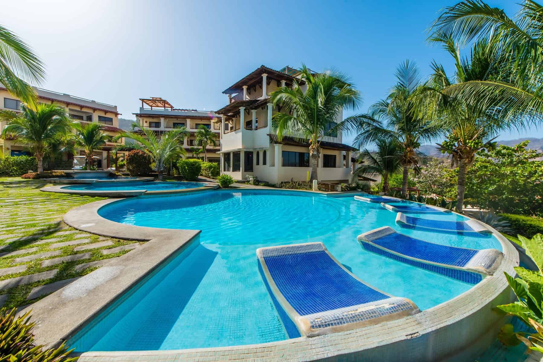High Rental Potential: Coco Sunset Hills 52 - Beachside Condo