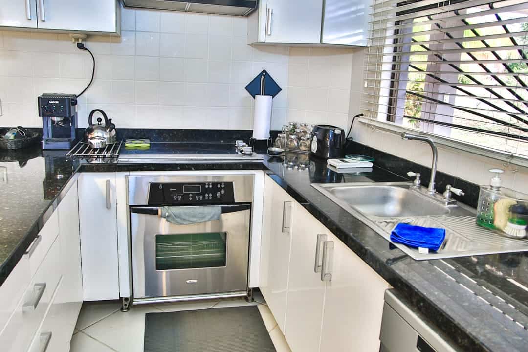 Casa Bruna: A 4-bedroom home located in a gated community with a tennis court in Potrero.