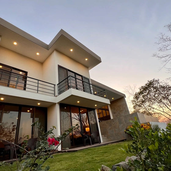 Casa Natura – Modern 3-Bedroom House in Playas del Coco