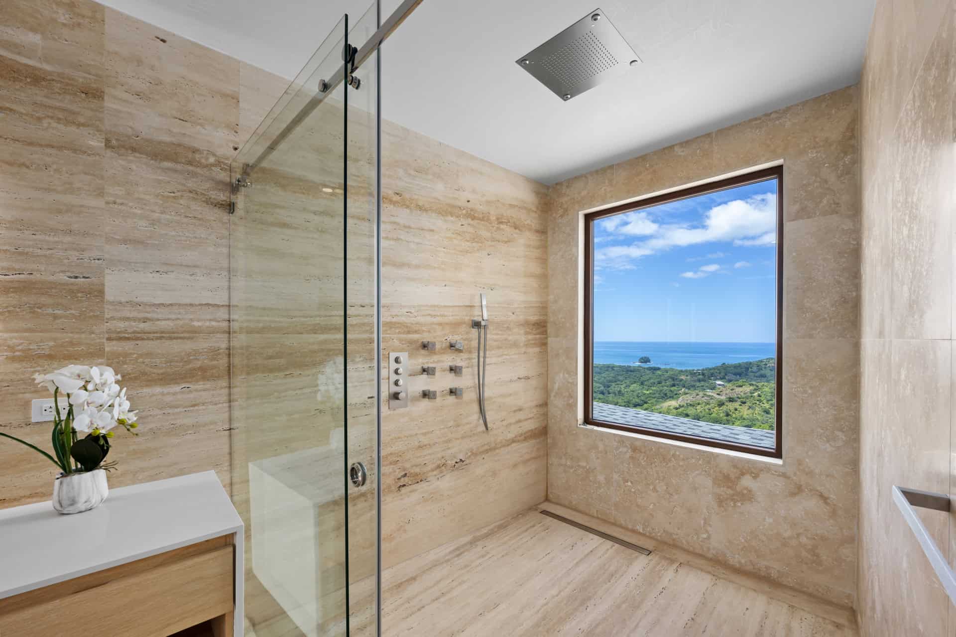 Casa Manta Ray – Your Elegant Escape in Paradise