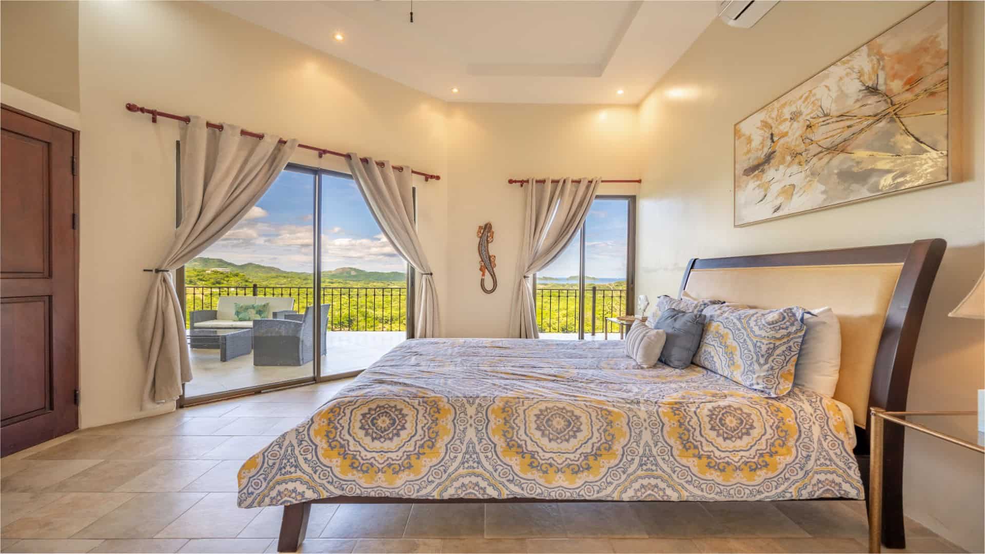 Casa de la Promesa – Elegant Home with Ocean Views in Vistas de Flamingo