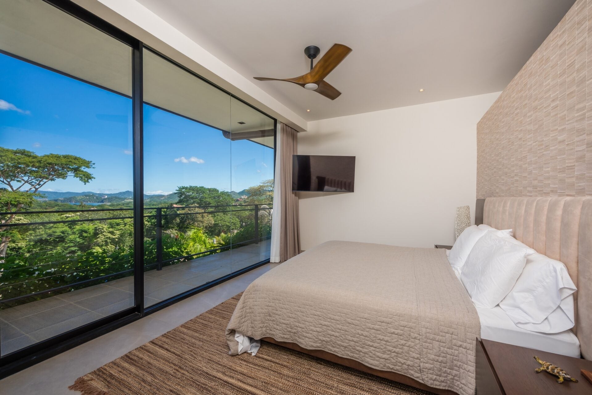 Casa Aura | Sauco 3 – Elegant Coastal Living