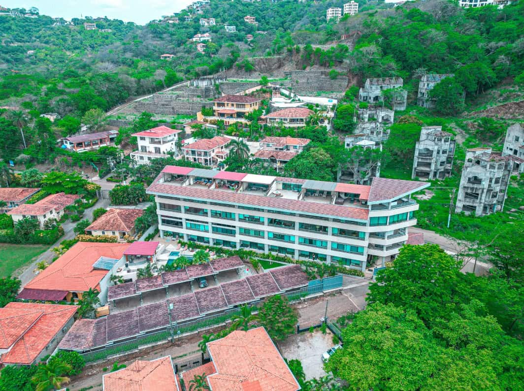 Villa Tranquila – Contemporary Condo Steps from Playa Hermosa in El Cubil