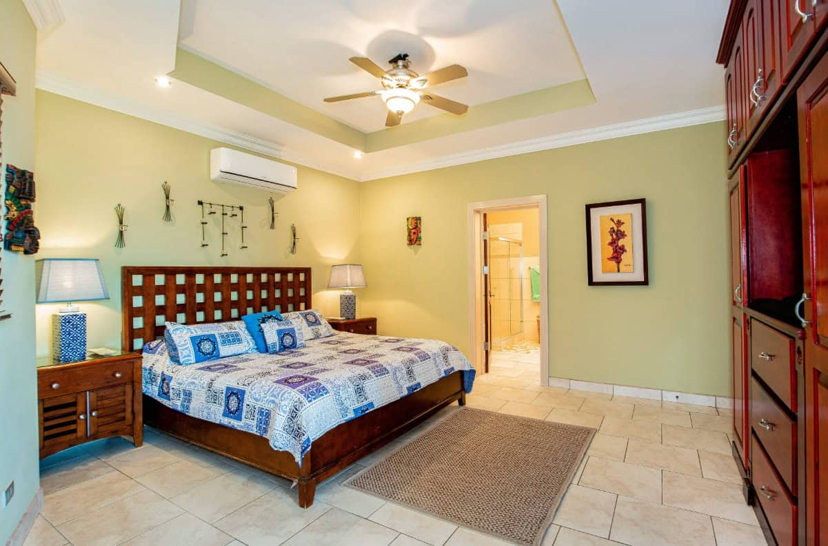 Bella Vista #B2-U5 – Stunning Ocean-View Condo with Private Rooftop
