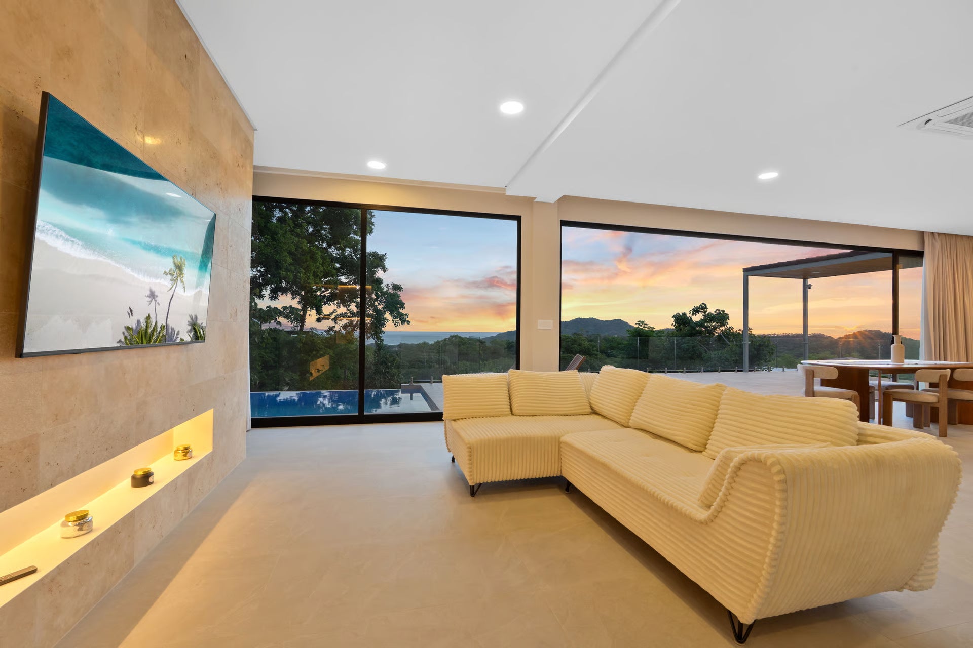 Casa Flores del Mar | Modern Ocean View Home