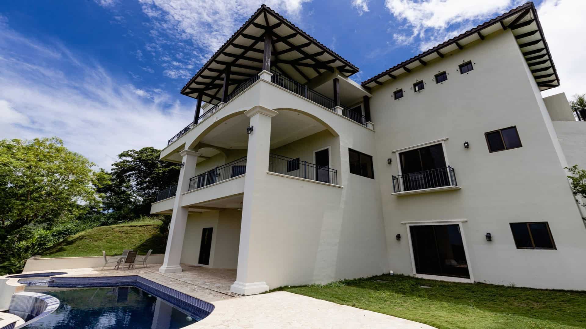Casa de la Promesa – Elegant Home with Ocean Views in Vistas de Flamingo