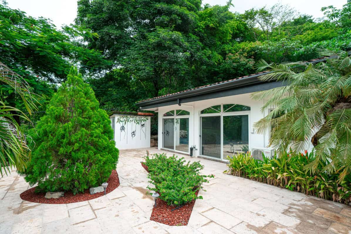 Villa Vista Luna – Newly Remodeled, Fully Furnished Ocean-View Home on 1.5 Acres