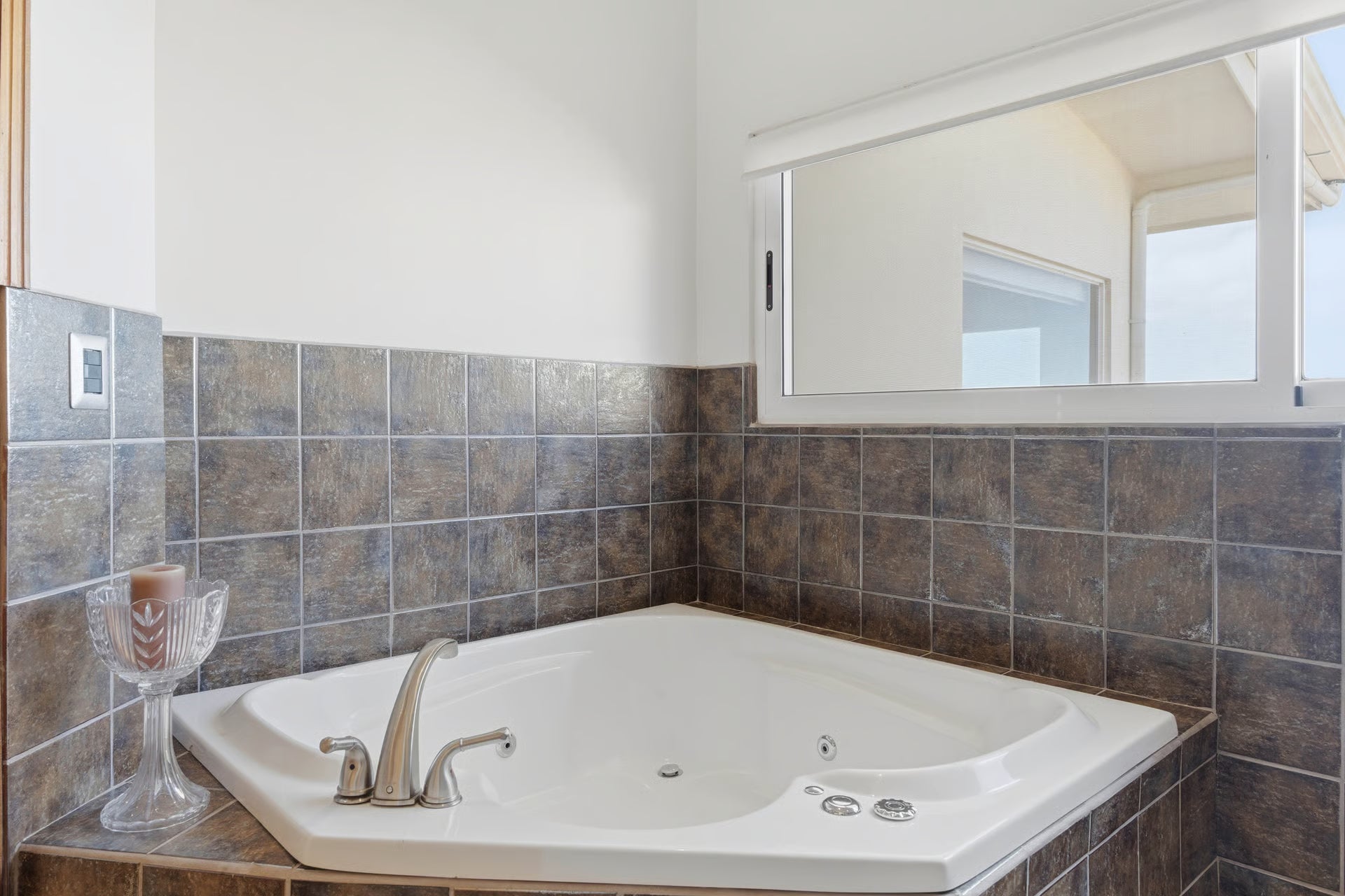 Twin Dolphins Penthouse – Prime Beachfront with Ocean & Marina Views