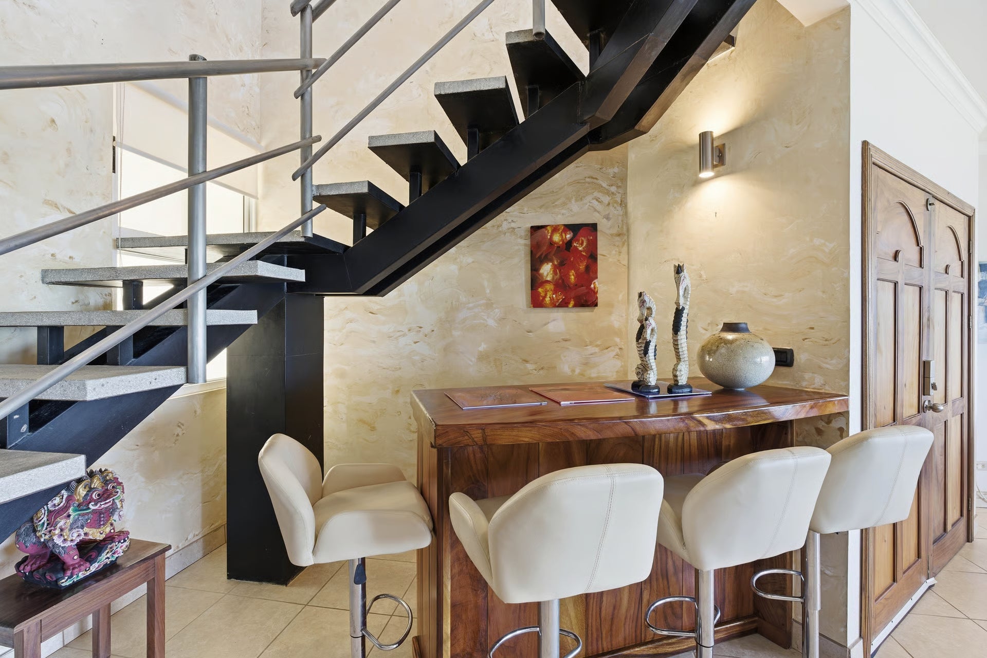 Twin Dolphins Penthouse – Prime Beachfront with Ocean & Marina Views