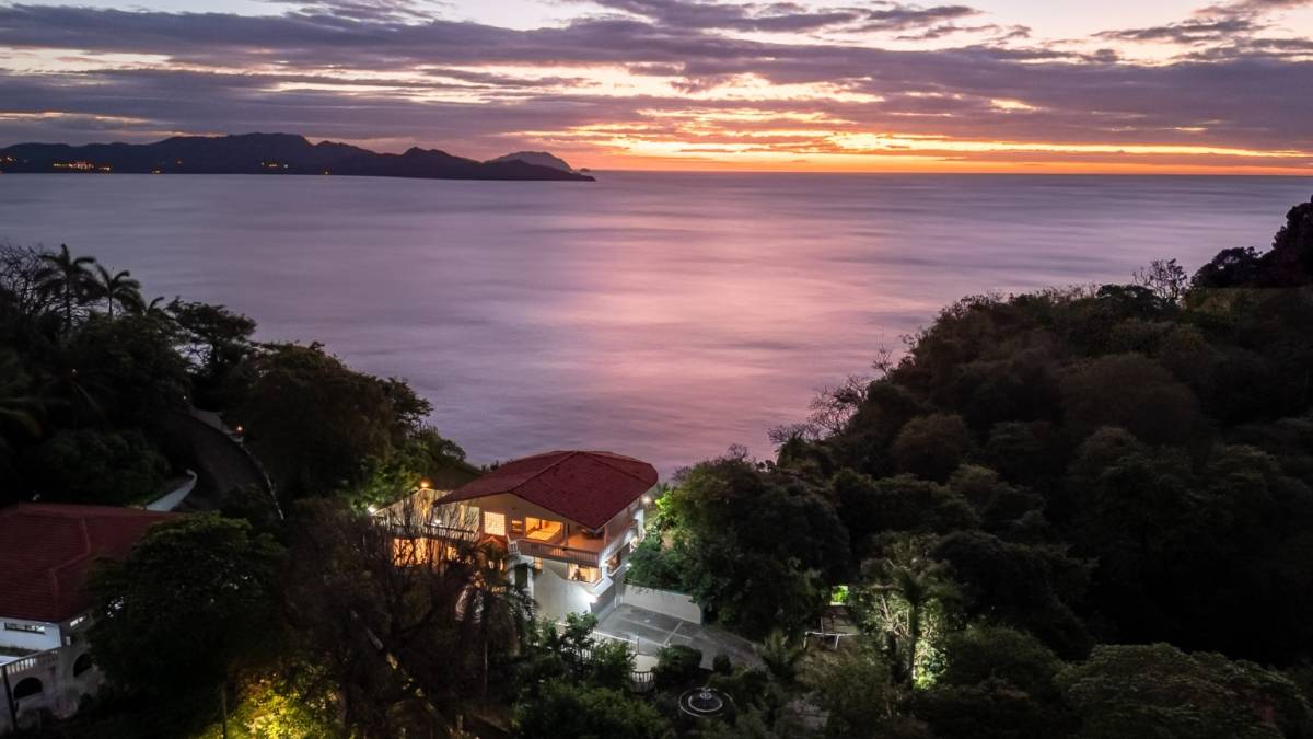 Titled Oceanfront Lot with Year-Round Sunset Views in Playa Flamingo