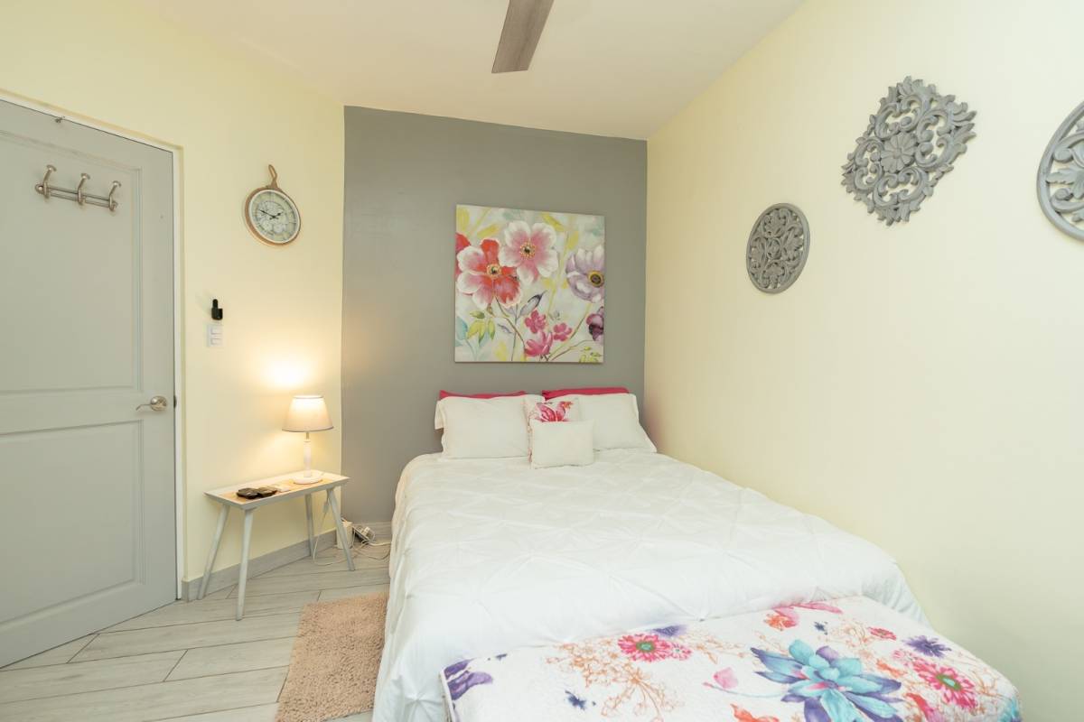 Big Daddy #10 | Walk-to-Beach Condo with Rooftop Terrace