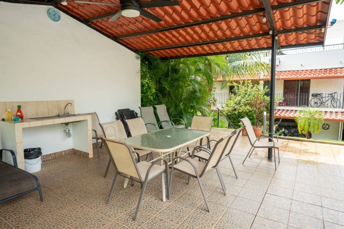 Big Daddy #10 | Walk-to-Beach Condo with Rooftop Terrace