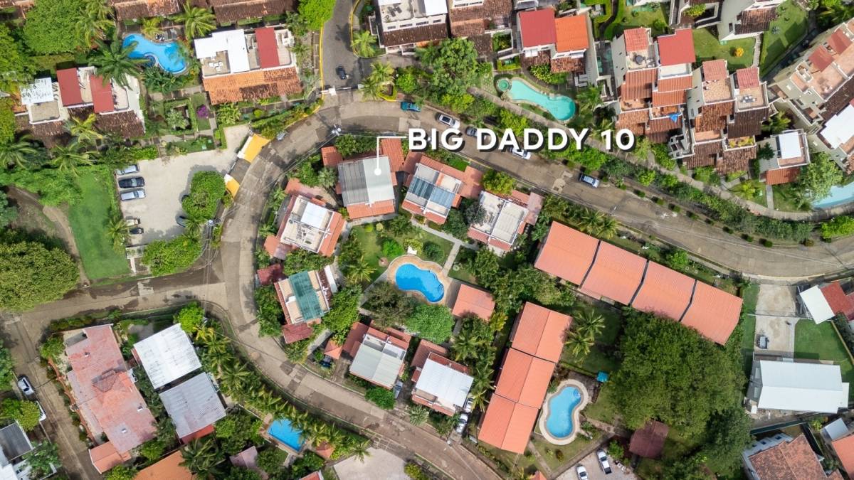 Big Daddy #10 | Walk-to-Beach Condo with Rooftop Terrace