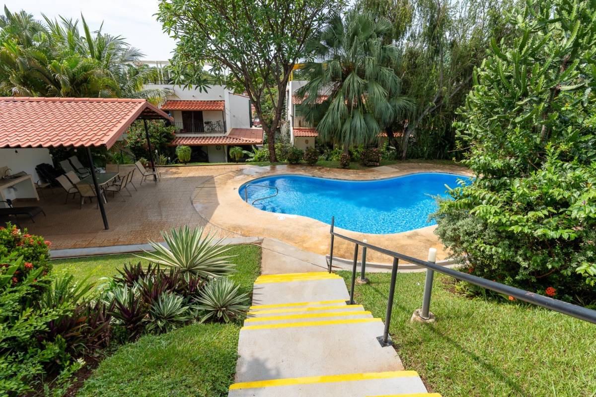 Big Daddy #10 | Walk-to-Beach Condo with Rooftop Terrace