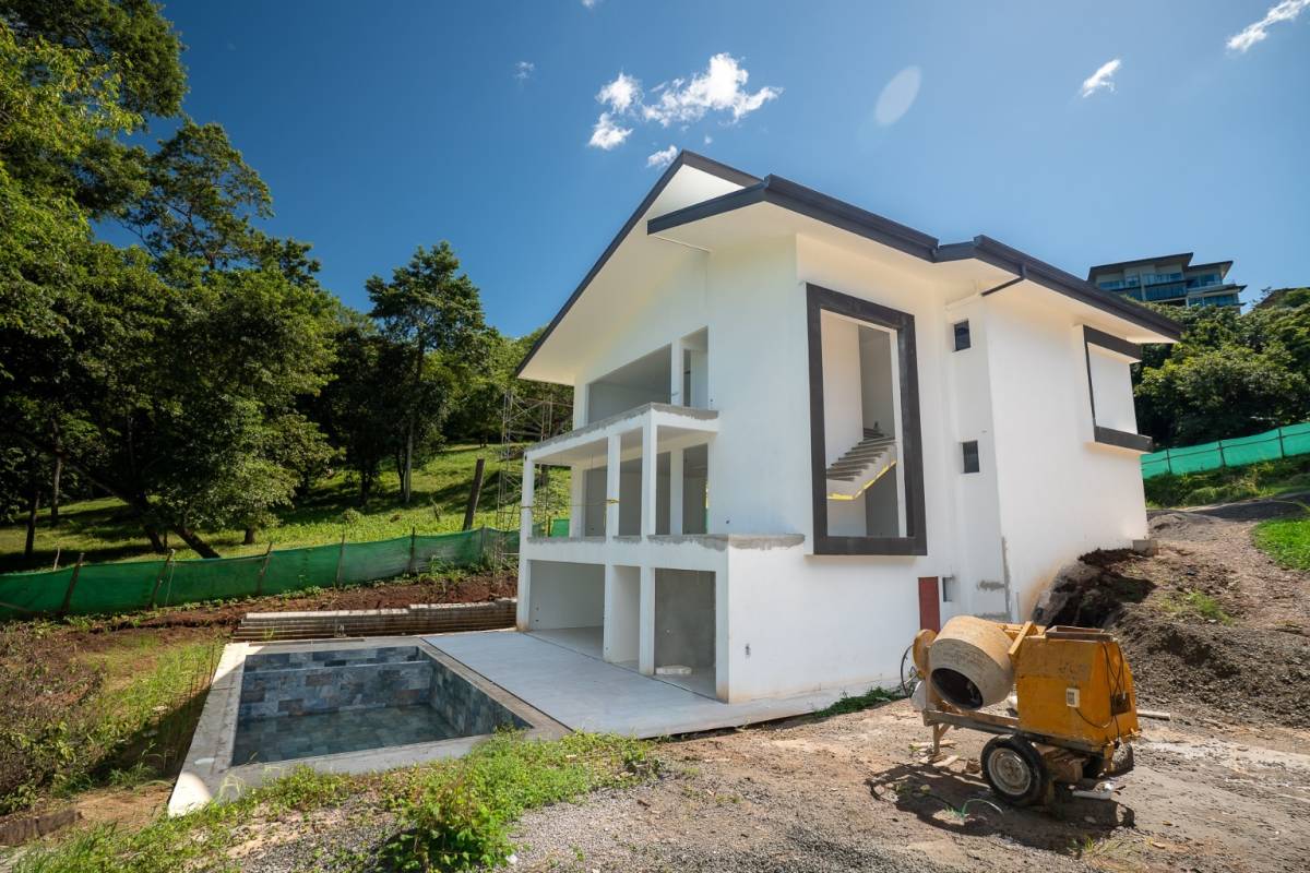 Sauco 9 – Contemporary 4BR Villa + Studio with Private Elevator