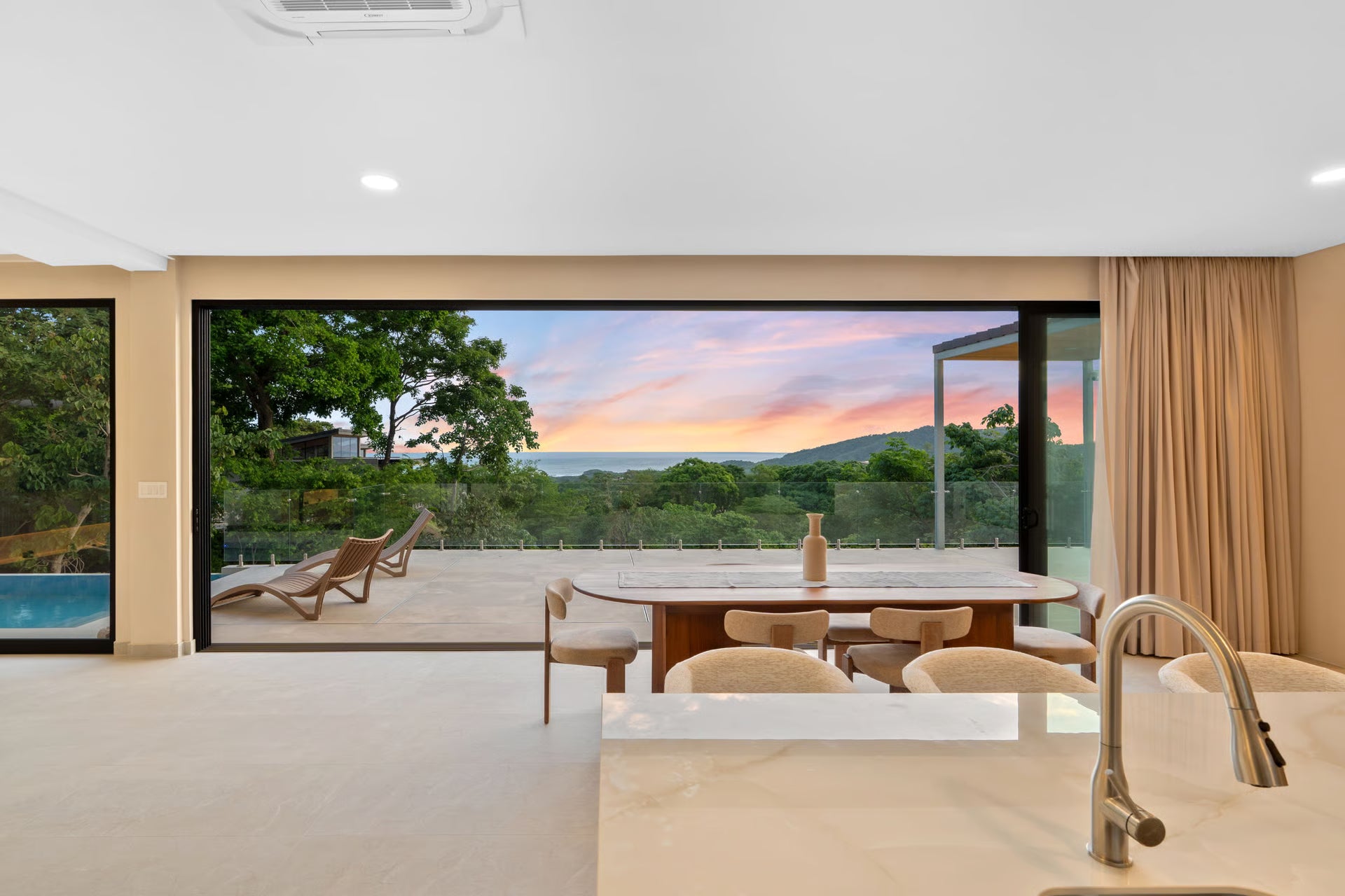 Casa Flores del Mar | Modern Ocean View Home