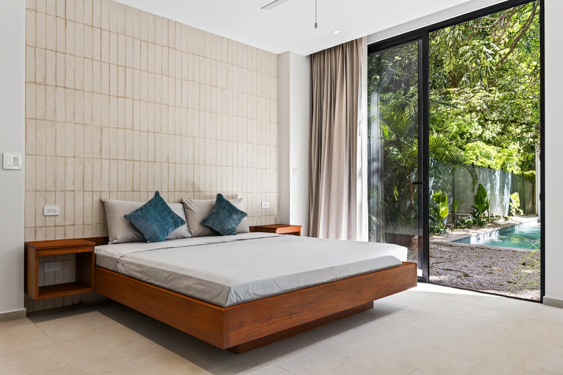 Casa Mareva | 4-Bedroom Luxury Home Near the Beach