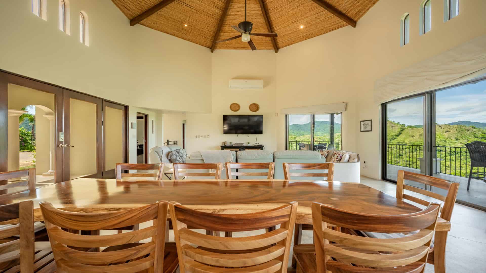 Casa de la Promesa – Elegant Home with Ocean Views in Vistas de Flamingo