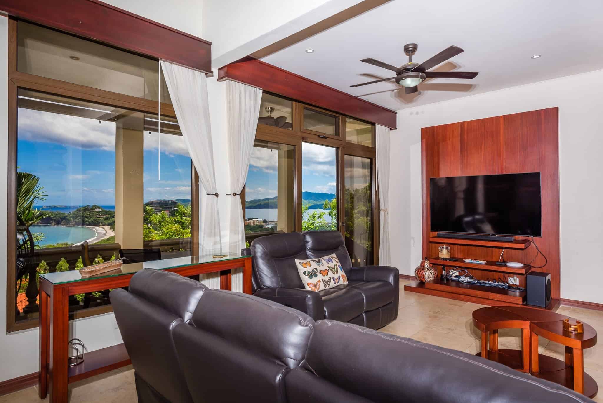 Casa Louzon – Your Tropical Hilltop Retreat
