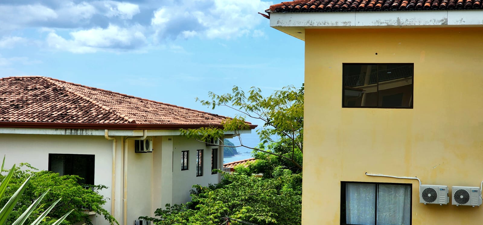 Vista Hermosa A4 - Fully Furnished 2nd-Floor Condo w/ Partial Ocean View